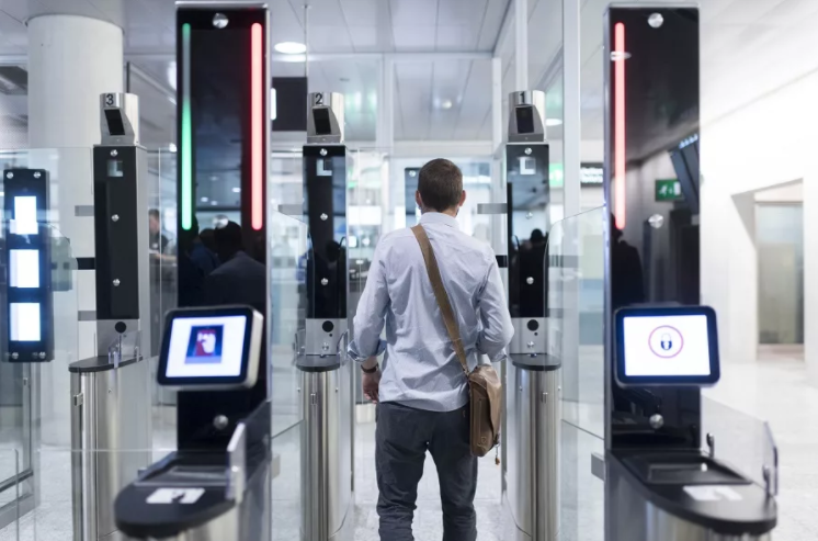Влияние биометрических технологий на безопасность в аэропортах